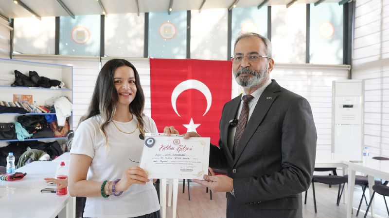 Halk oyunlar kursu sertifikalar sahiplerini buldu...