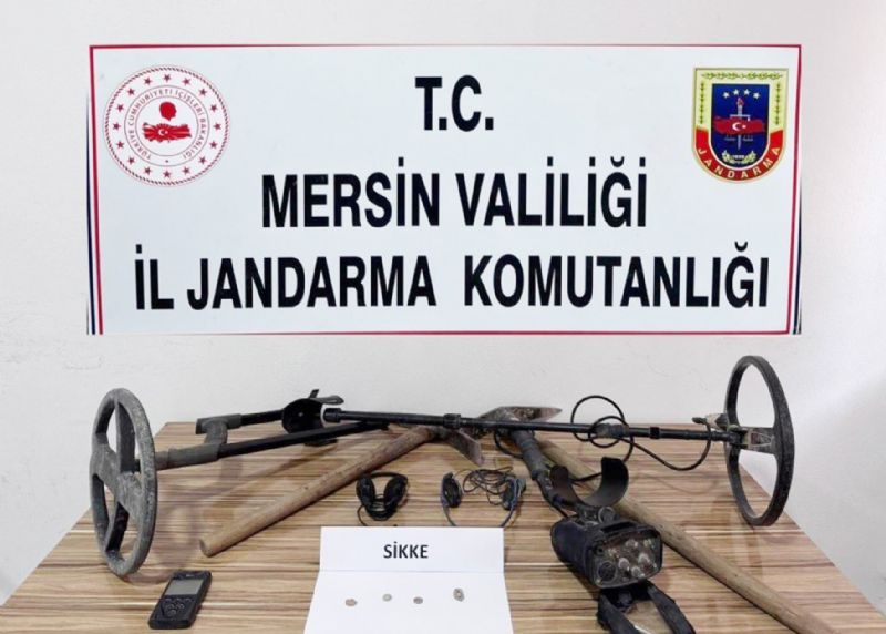 Mersin’de kaak kaz yapan 4 pheli yakaland...