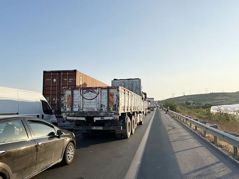 Adana-Mersin yolunda trafik �ilesi!...