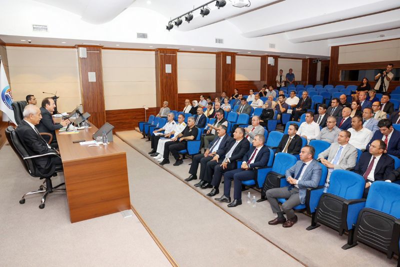 Vali Pehlivan�dan  �memnuniyet� uyar�s�...