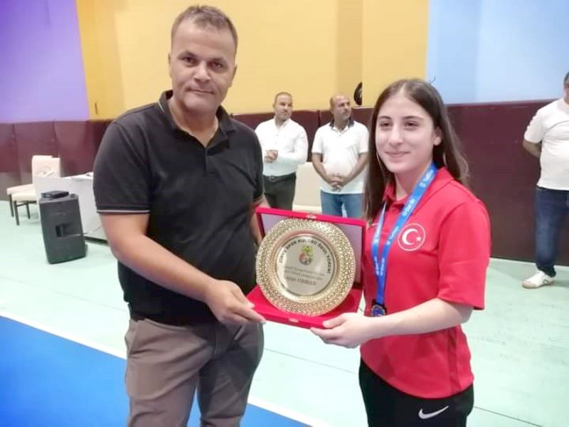 Aye Orhan’la gururlandk...