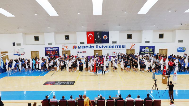 �N�L�G Yaz Sporfest’te y�zme yar��lar� ba�lad�...