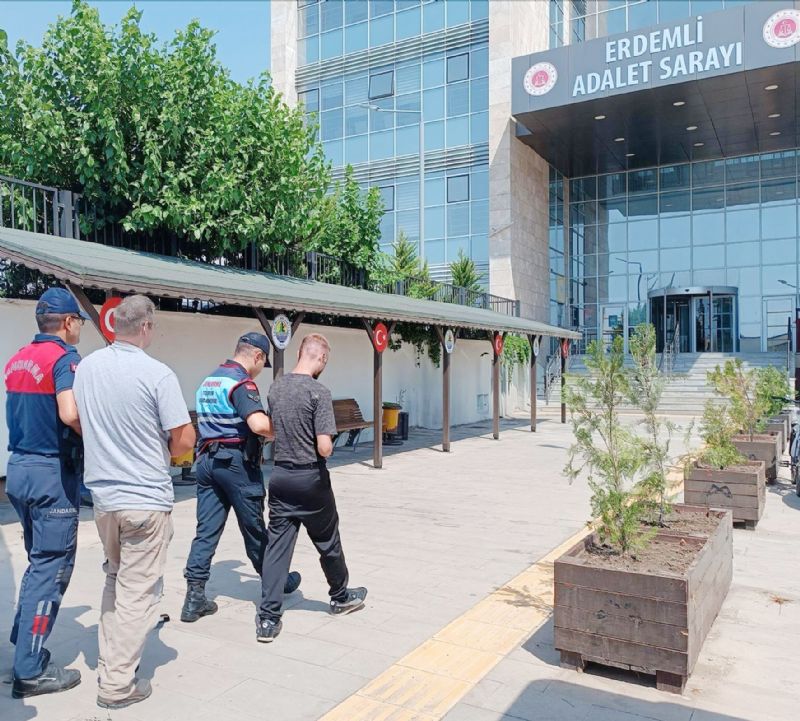 Jandarma aranan �ah�slar� yakalad�...