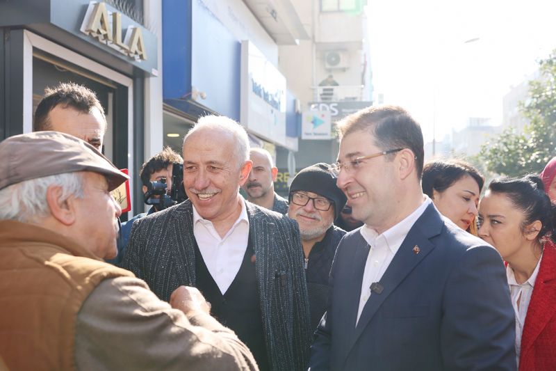 Bakan Gltak ve Soydan,  esnafla bulutu...