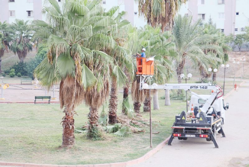 Park ve ye�il alanlarda �al��malar s�r�yor...