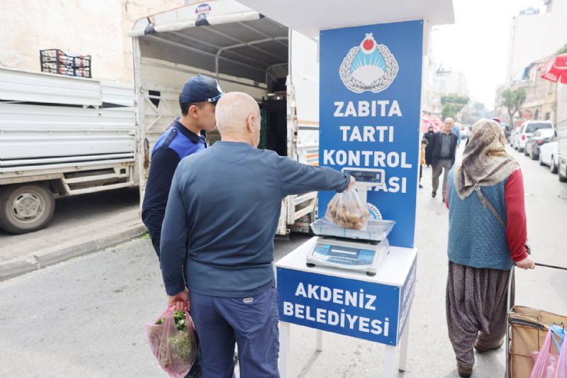 Akdenizde zabta ekiplerinden pazar denetimi...