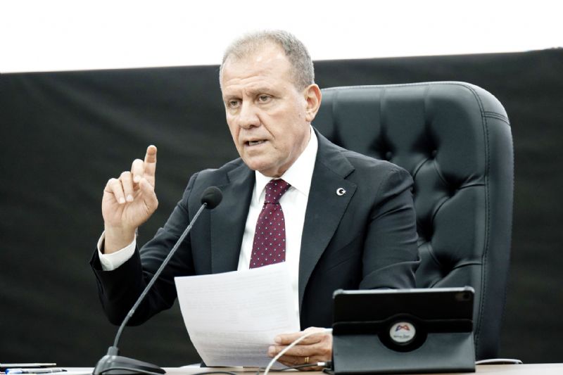 Kirlilii nlemek yerine bakanla dava aacak!
