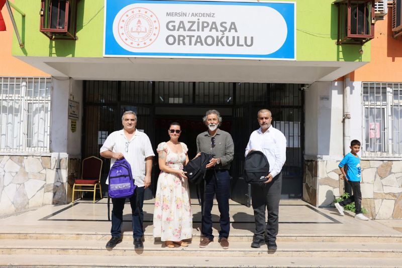 Mersin�de ��rencilere k�rtasiye deste�i...