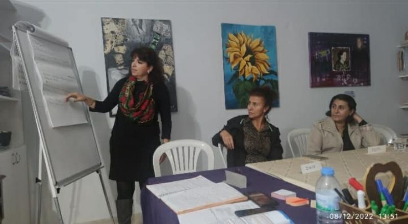 Kadnlar haklarn reniyor...