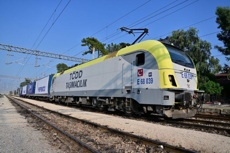 Tarsus�tan elektrikli tren ile  g�da ta��mac�l��� ba�lad�...