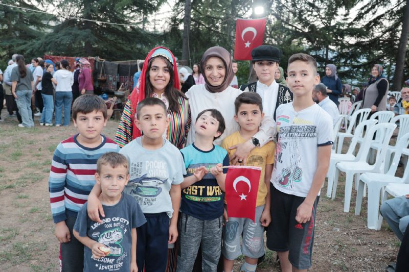 ��renciler, Y�r�k k�lt�r�n� tan�d�...