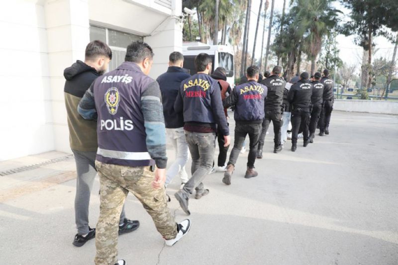 Mersin merkezli 10 ilde vurgun yapan ete kertildi...