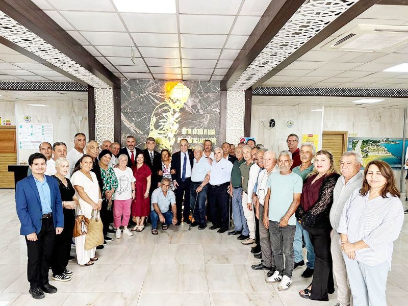 CHP�li 8 Belediye Meclis �yesi Yeni Parti�ye kat�ld�