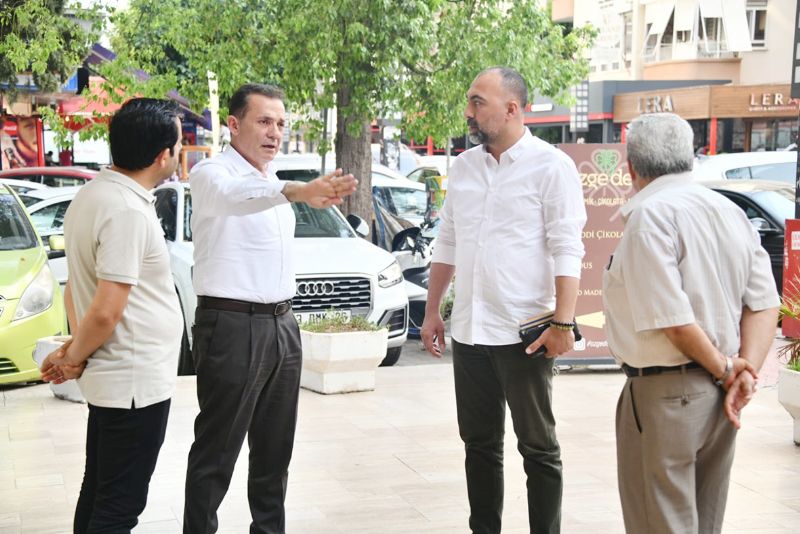 Bakan zyiit, Kushimoto Soka esnafn ziyaret etti...
