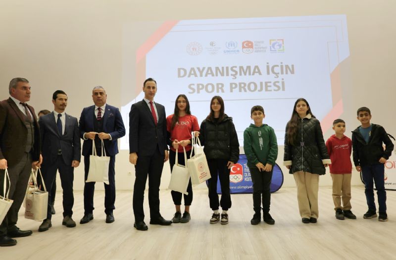 Sporcu genlere malzeme destei...