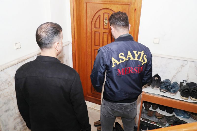 Emniyetten yakalama karar olan ahslara operasyon...