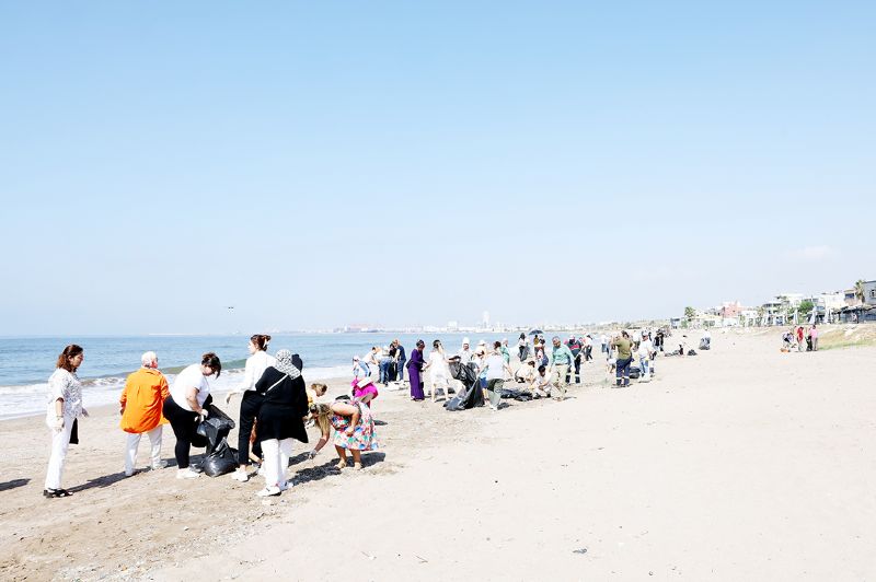 Karaduvar sahili ba�tan sona temizlendi...