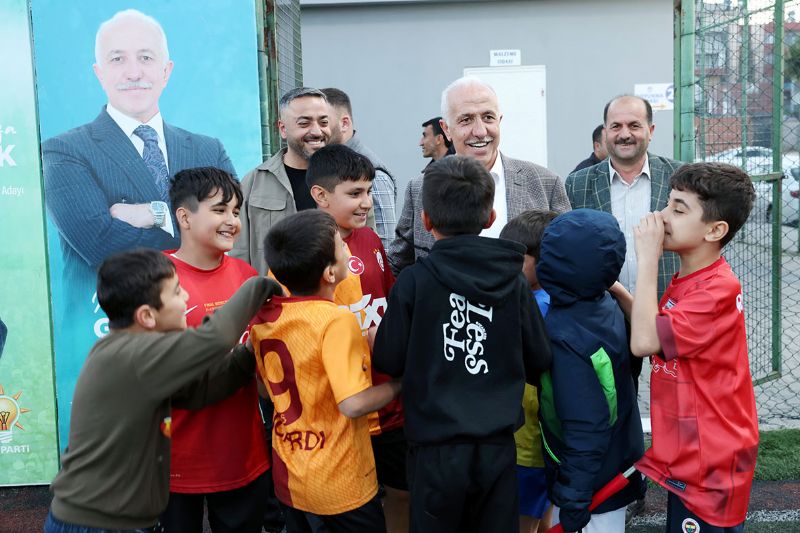 Akdeniz kardelik  sofrasnda buluuyor...