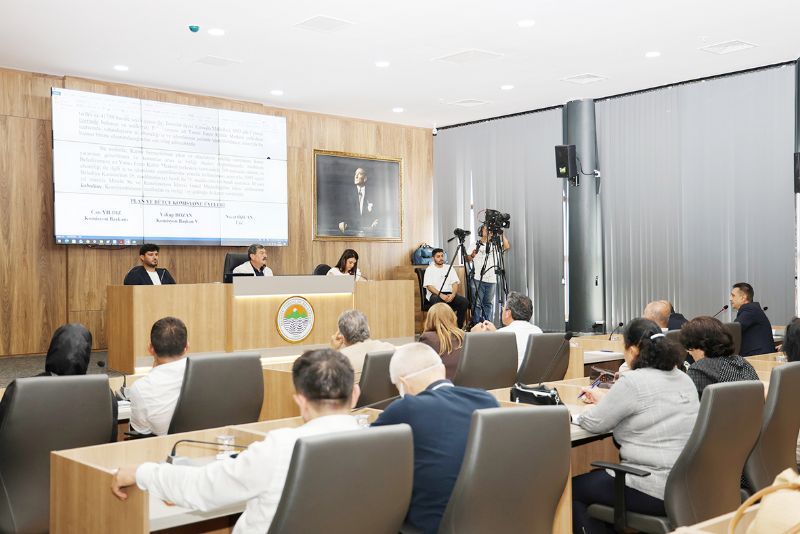 Toroslar Belediye Meclisi�nde yemek polemi�i