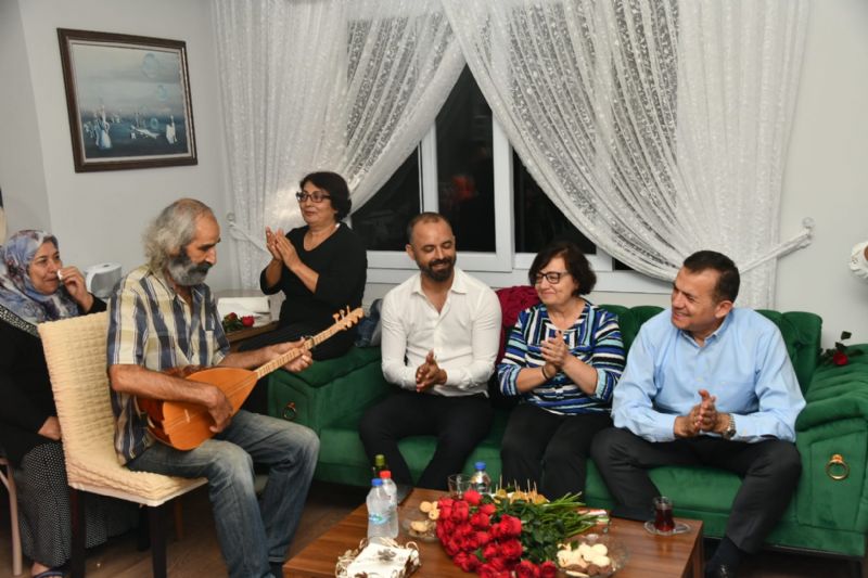 Bakan Abdullah zyiit,  vatandalarn evine misafir oldu...