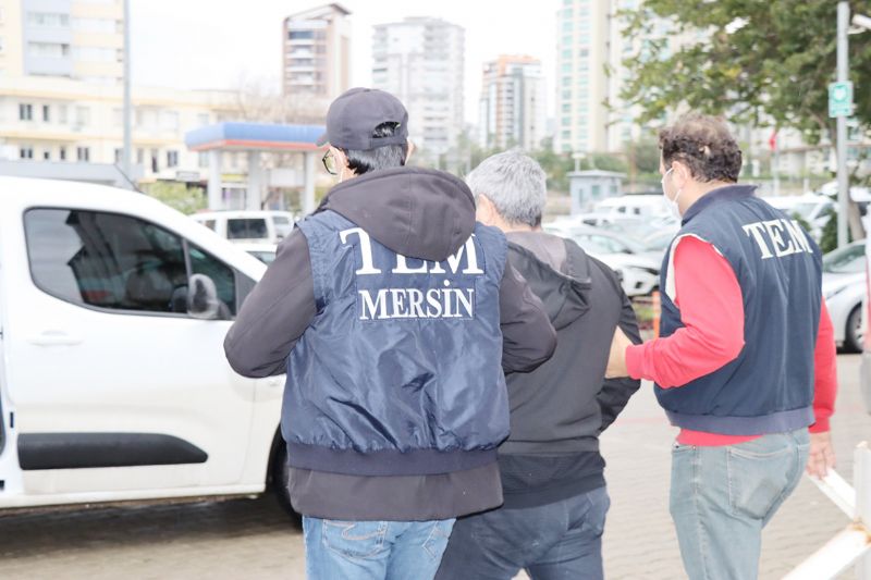 FET֒den aranan eski emniyeti Mersin de yakaland...