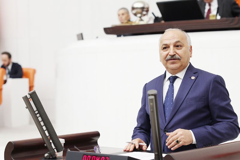 �Turizm vaat etti�iniz Tarsus�u  kaderine terk ettiniz�