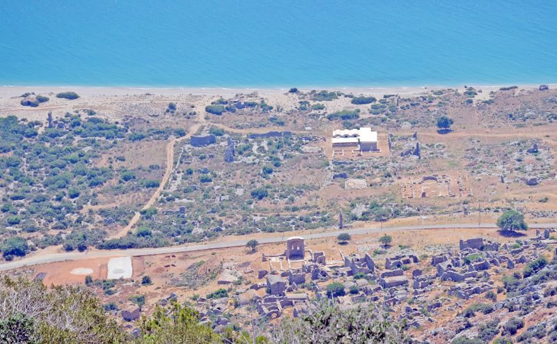 2 bin y�ll�k antik kente  beton yap� diktiler!...