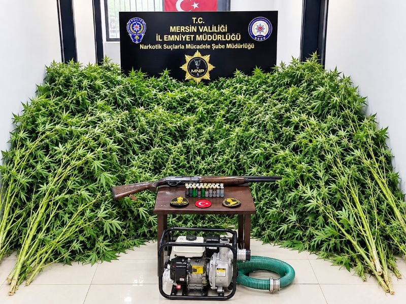 Mersin’de uyu�turucu operasyonu 4 ��pheli yakaland�...