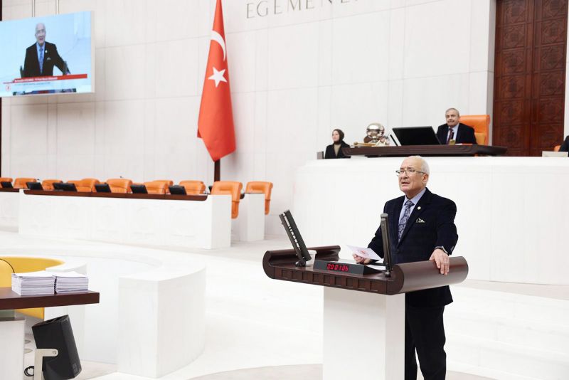 Esad gitmi, misafirlik bitmitir...