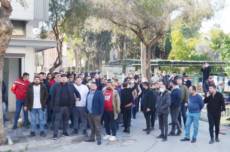 SALDIRGAN CHPLLER HAKM KARISINA IKTI!...