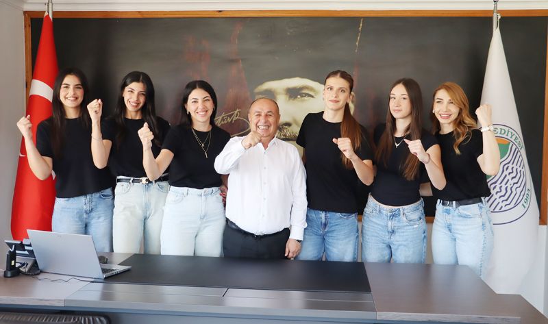 Toroslar Kad�n Voleybol Tak�m� yeni sezona haz�r...