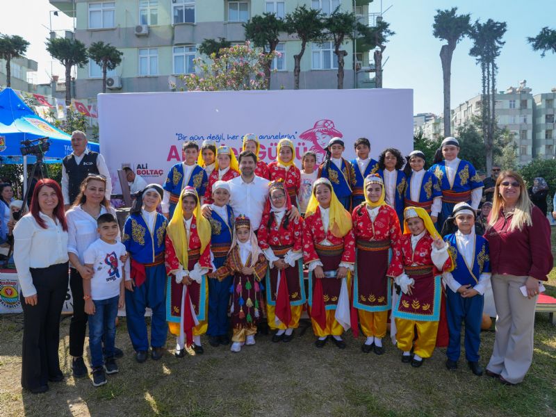 Tarsus�ta Anneler G�n� kutland�...