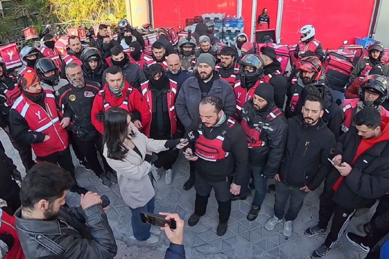 Mersin�de Yemeksepeti kuryeleri kontak kapatt�...