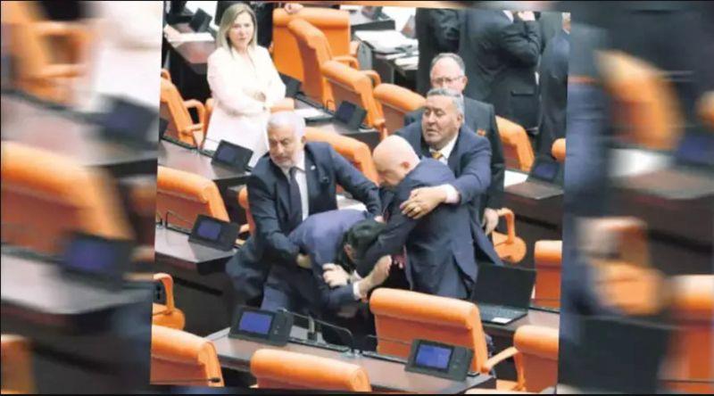 Eski Bakan Karaismailo�lu,  Mersin Milletvekili Bozan�a yumruk att�...