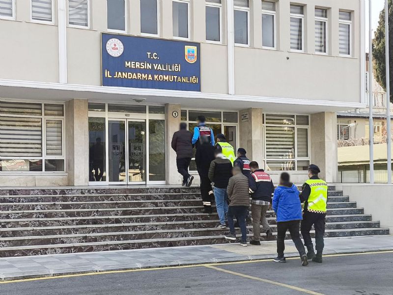 Jandarmadan gmen kaaks organizatrlerine operasyon...