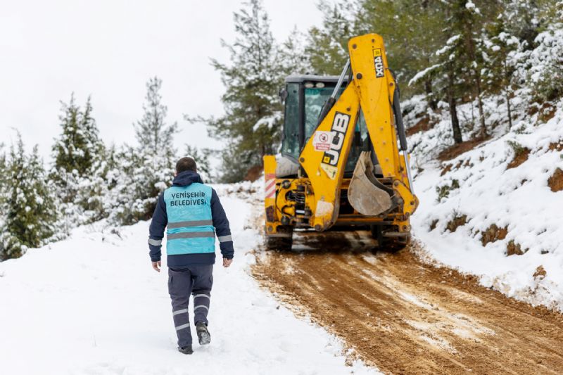 Yeniehirden kar temizleme ve yol ama almas...