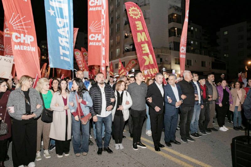 CHP Mezitlide Demokrasi Meydanna yrd...