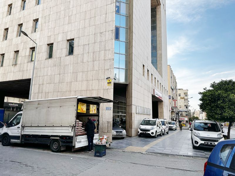 Maliyenin nnde seyyar sata tepki...