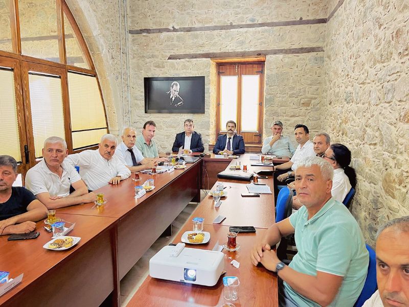 Mersin eylemde  CHP- AKP toplant�da!...