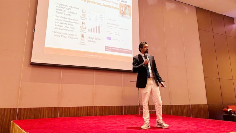 Mersin �niversitesi profes�r� Semerkant�ta g�revlendirildi...