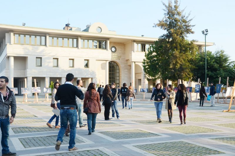Mersinde grevde  sahte diplomal akademisyen var m?...