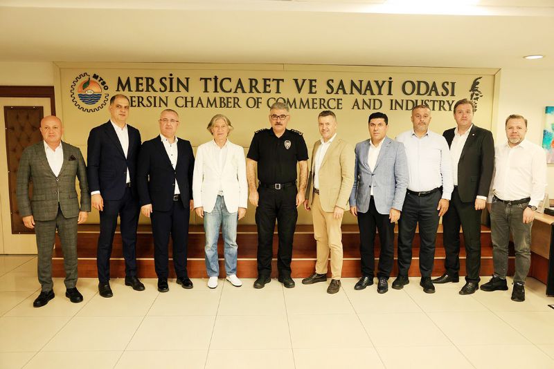 Emniyet M�d�r� Karab�rk patronlarla bulu�tu...