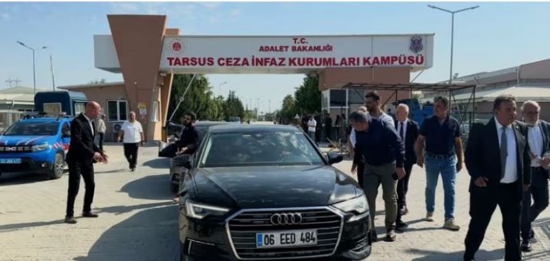 �zg�r �zel tutuklu ba�kanlar� ziyaret etti