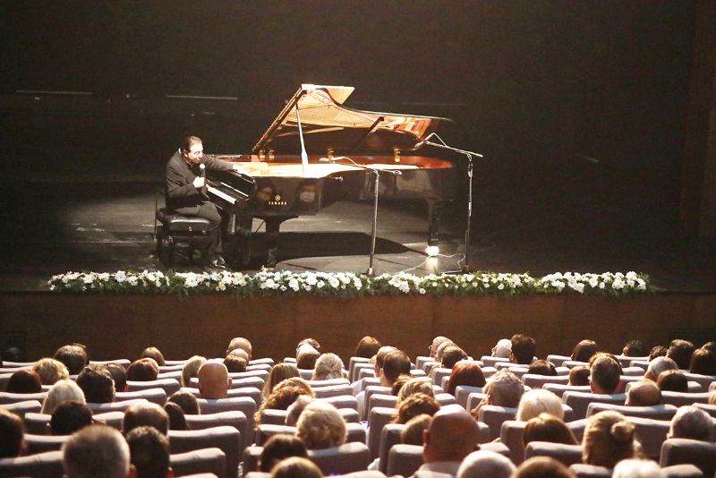 Mezitli Belediyesi  Kltr Merkezi 1 yanda...