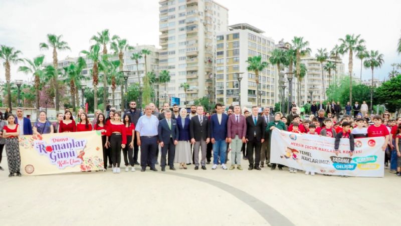 Mersinde Romanlardan renkli kutlama...