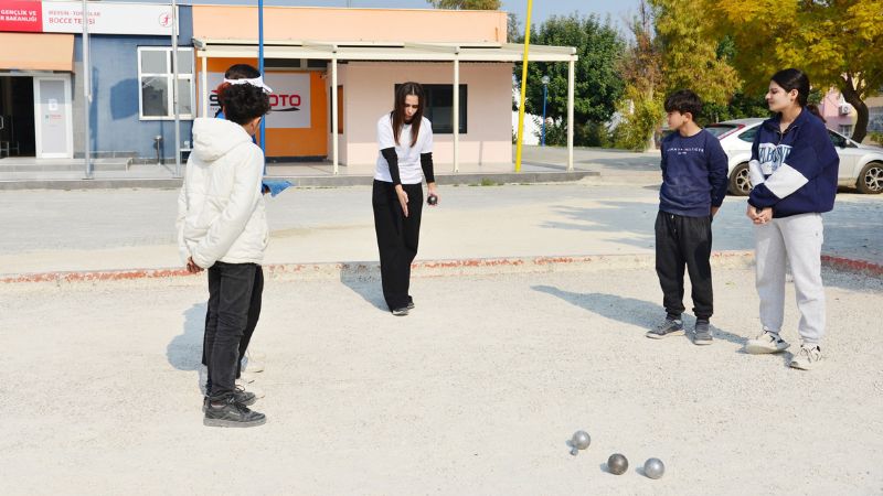 MEܒl renci bocce ampiyonu oldu...