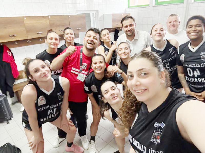 Mersin,  Play Off m�cadelesine devam etti...