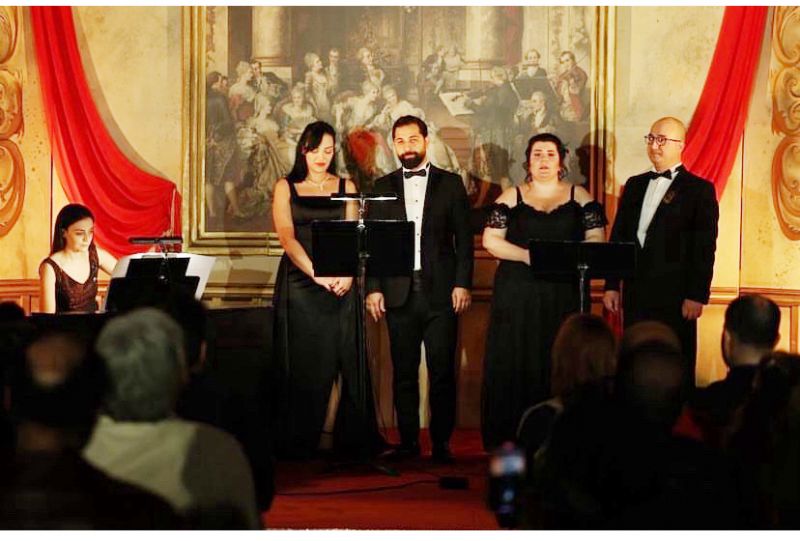 Mze konserleri devam ediyor...