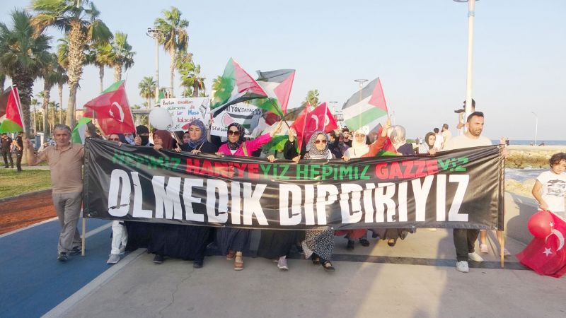 Mersinliler Filistin i�in y�r�d�...