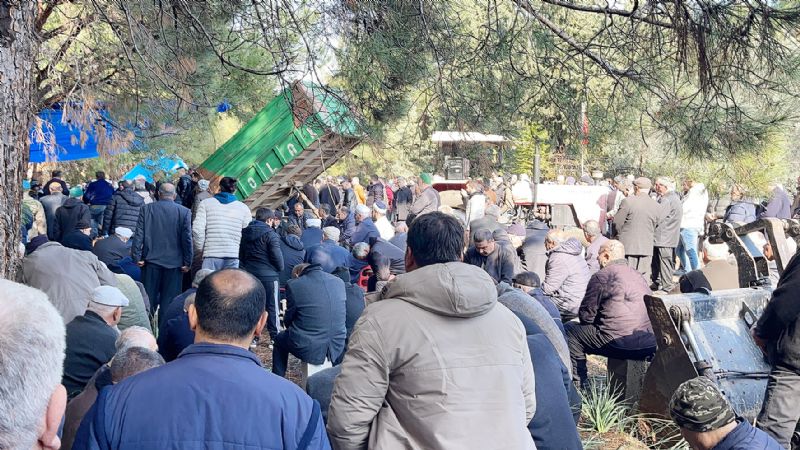 Polis katliamnda len 5 kii topraa verildi...